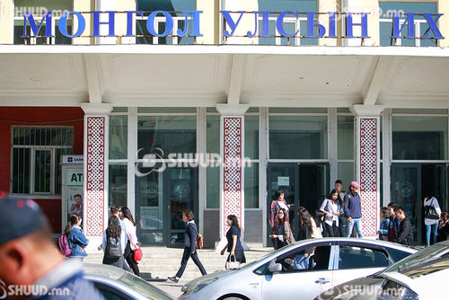 Шинэ оюутнуудад “Улаанбаатарт тавтай морил” гарын авлага тараана