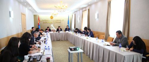Ирэх онд төрийн албан хаагчдын цалин 20 хувиар нэмэгдэнэ