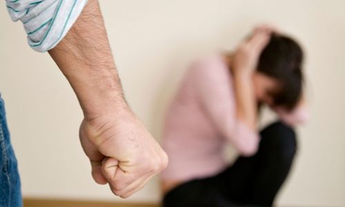 Эмэгтэйчүүдээ хамгаалдаг эмэгтэйчүүдийн холбоотой болъё