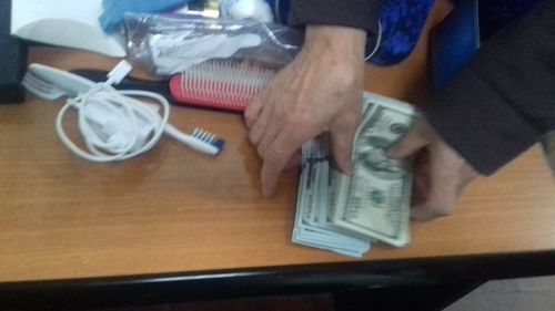 Зорчигчийн гээсэн 5320 ам.долларыг олж, эзэнд нь өгчээ