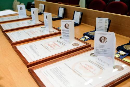Ерөнхийлөгч Х.Баттулга Николой Рерихийн нэрэмжит шагнал хүртлээ