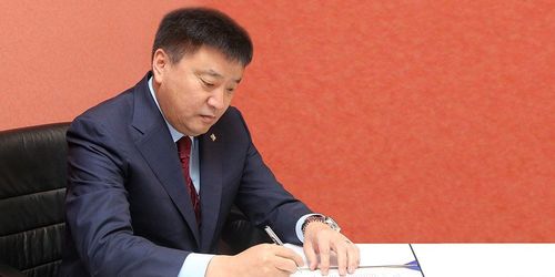С.Батболд: Нэр төрөө сэргээлгэхээр хуулийн байгууллагад хандлаа