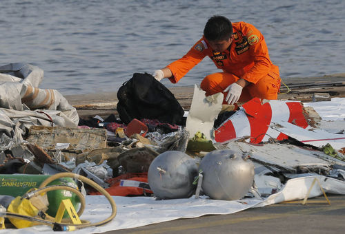 Lion Air: Онгоцны хар хайрцагнаас мэдээлэл цуглуулж эхэлсэн