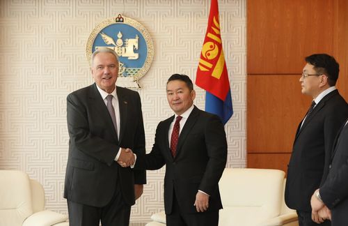 Европын холбооны комиссартай уулзлаа