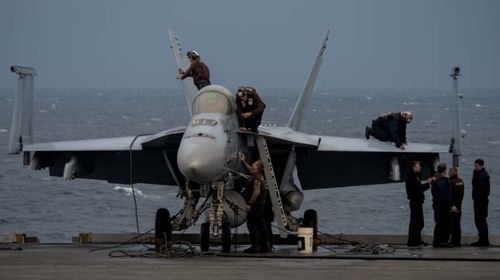 АНУ-ын тэнгисийн цэргийн нисэх онгоц осолджээ