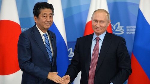ПУТИН, АБЕ нар найрамдлын гэрээ байгуулахаар тохиролцжээ