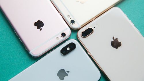 “Apple” компани шүүхэд дуудагджээ