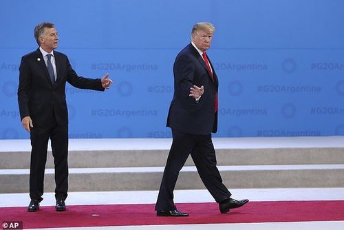 Трамп Аргентины Ерөнхийлөгчтэй зургаа авахуулахаас татгалзжээ