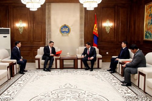 УУХҮ-ийн сайд Д.Сумъяабазар хуулийн төслүүд өргөн барилаа