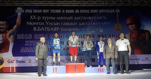 Боксын УАШТ-ээс хоёр алт, нэг хүрэл медаль хүртлээ