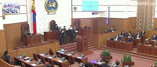 Төрд ПОП бус ТОП улстөрчид үгүйлэгдэж байна