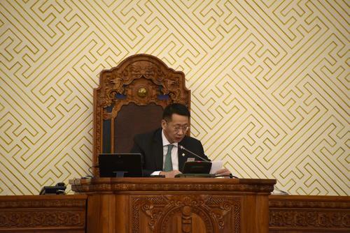 Гишүүдийн ирц бүрдээгүйгээс чуулганы нэгдсэн хуралдаан тав дахь удаагаа хойшиллоо