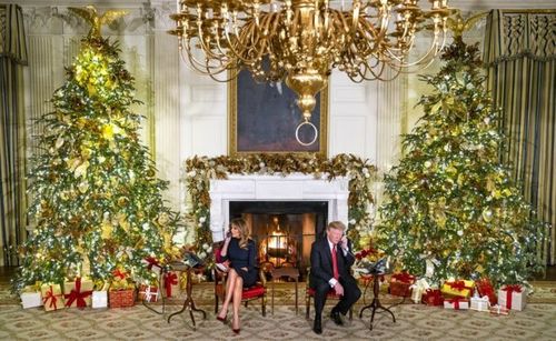 Трамп бяцхан хүүгээс Сантад итгэдэг үү гэж асуужээ
