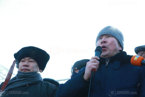 Л.Оюун-Эрдэнэ:УИХ-ын дарга огцрохгүй бол өлсгөлөн зарлана