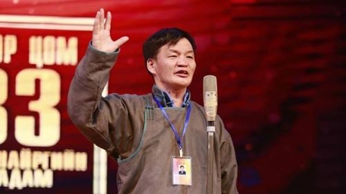 Б.Баттулга:Болор тунгалаг аялгууг хүмүүст хүргэх нь яруу найрагчийн үүрэг