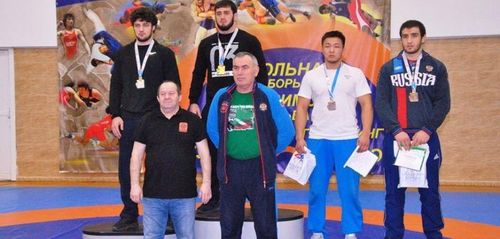 Ө.Батзул Красноярскоос хүрэл медаль хүртлээ