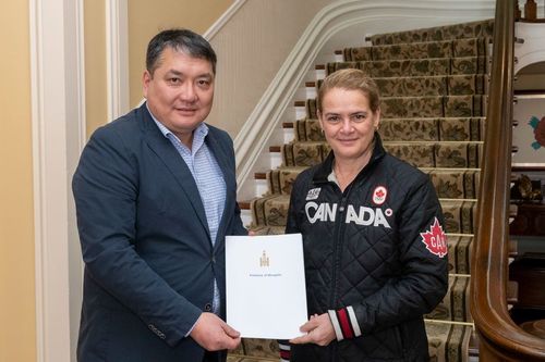 Сансрын нисэгч Ж.Гүррагчаагийн захидлыг гардууллаа