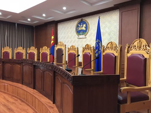 Үндсэн хуулийн өөрчлөлтөөр маргаан хянан шийдвэрлэх ажиллагаа үүсгэв