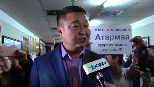 Б.Галцогийг БЗД-ийн МАН-ын бүлгийн даргаас огцруулжээ