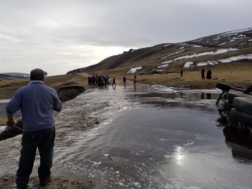 Загастайн давааны замыг түр хаалаа