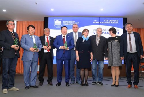 Г.Занданшатар “Университетская книга” төслийн Гран при шагнал хүртлээ