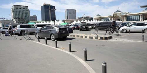 Сүхбаатарын талбайн авто зогсоолын харуулын постыг буулгажээ