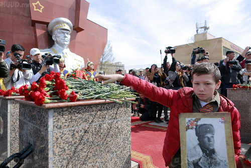 Н.Энхболд: Баатарлаг дайчдын дурсгал мөнх орших болтугай