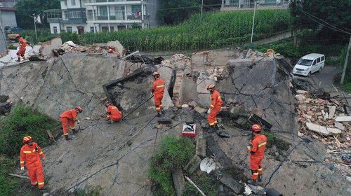 Япон: Газар хөдлөлтийн улмаас 21 хүн амиа алдлаа 