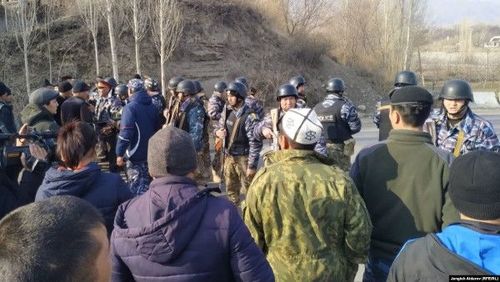 Киргиз, Тажикийн хил дээр өндөржүүлсэн бэлэн байдал зарлалаа 
