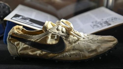 Дэлхийн хамгийн үнэтэй пүүз MOON SHOE