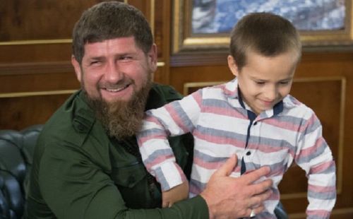 Кадыровын хамгаалалтын албаны даргаар 6 настай хүүг томилжээ 