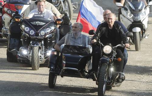 Путин Крымд зочилсныг Украин эсэргүүцэв 
