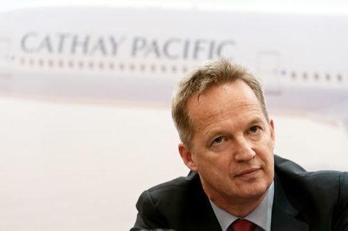 Хонгконг: Cathay Pacific-ийн захирал ажилтнуудынхаа өмнөөс хариуцлага үүрч халагджээ 