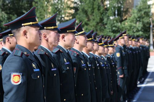 Шинэ офицеруудыг зэвсэгт хүчний анги, салбарт томиллоо