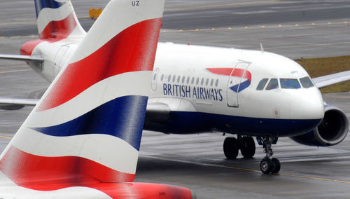 British Airways: Нисгэгчид ажил хаяж, 2000 нислэгийг цуцлав