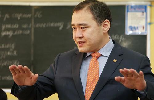 Л.Гантөмөр, Ц.Байгалмаа нарт Японы Гадаад хэргийн сайдын өргөмжлөл гардуулна