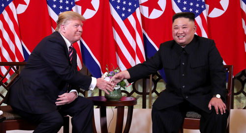Ким Жон Ун Трампыг улсынхаа нийслэлдээ урьжээ 