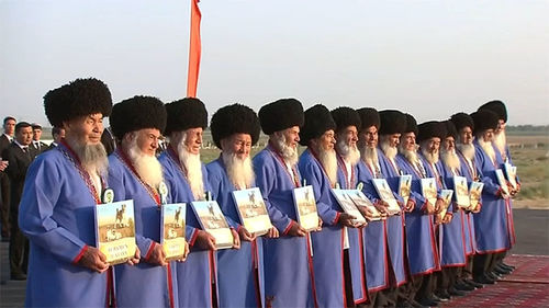 Туркмен Ерөнхийлөгчийнхөө номын нээлтийг зургаа дахь өдрөө тэмдэглэж байна 