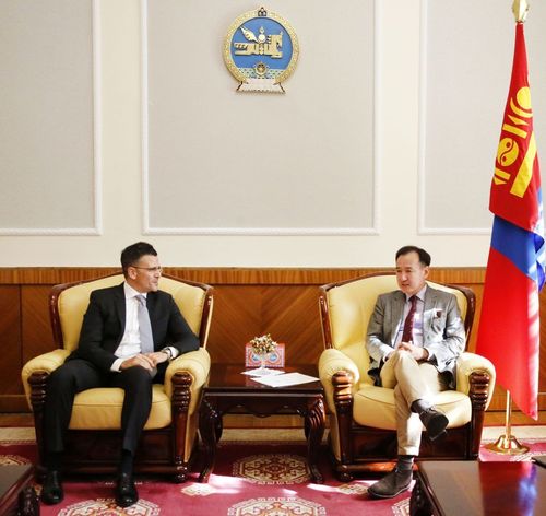 Итали улсын Элчин сайд нутаг буцна