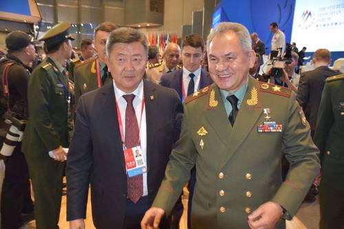 Батлан хамгаалахын сайд Н.Энхболд БНХАУ-д айлчилж байна