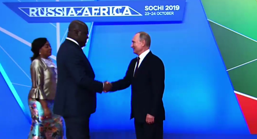 ВИДЕО: Путин 56 секундэд 56 удаа гар барин мэндчилэв