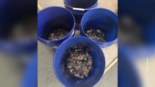 Нөхрөөсөө өшөө авахаар 7.5 мянган долларыг зоосоор төлжээ