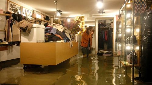 Видео: Венец 50 жил тохиогоогүй их үерт автжээ