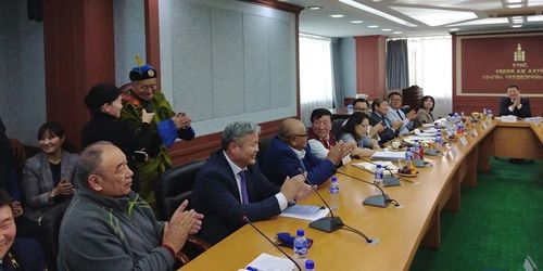 ДУНДГОВЬ АЙМГИЙН ''ӨНДӨРШИЛ'' АДУУНЫ ШИЛМЭЛ ОМОГ БАТЛАГДЛАА