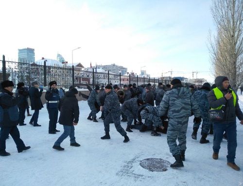 Казахстан: Тусгаар тогтнолын өдрөөр 55 хүн баривчлагджээ
