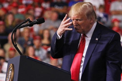 Трамп албан тушаалаасаа огцроход нэг алхам ойртлоо