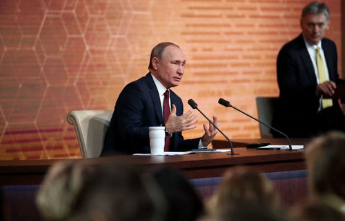 Путины хэвлэлийн хурал: WADA-ийн шийдвэр улс төрийн өнгө аястай