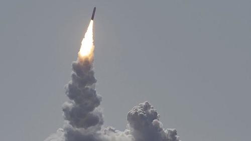 Хойд Солонгос Япон тэнгисийн зүг пуужин харважээ