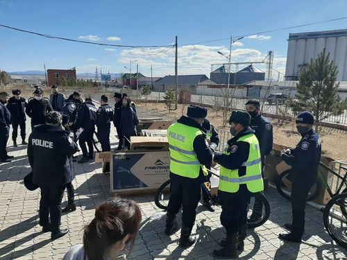 Сэлэнгэ аймгийн замын цагдаа нар хувь лизингээр унадаг дугуйтай болов
