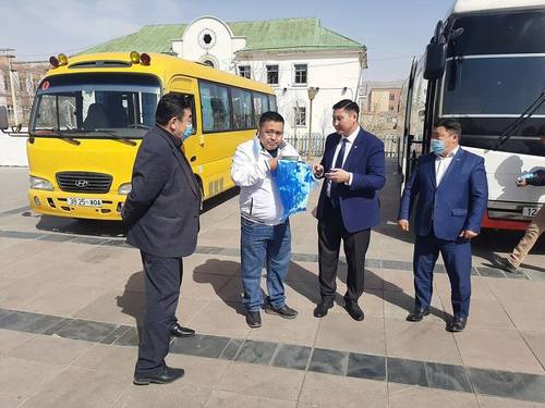 Ховд аймгийн тамирчид автобустай боллоо
